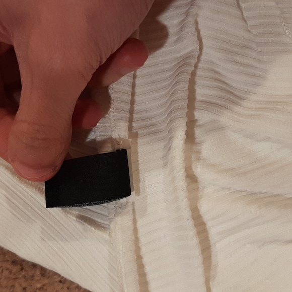 ☁️Windsor White Short-Sleeve Crop Top☁️ - Picture 7 of 7